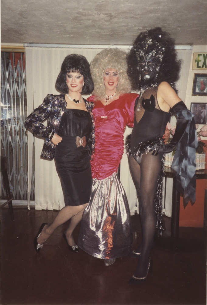 Download the full-sized image of Alexis Francois and Friends Posed for Indoor Drag Photoshoot