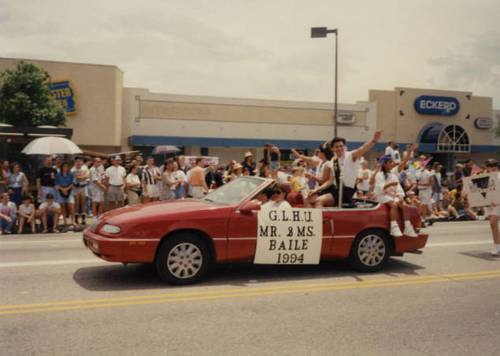 Download the full-sized image of Houston Gay Pride parade